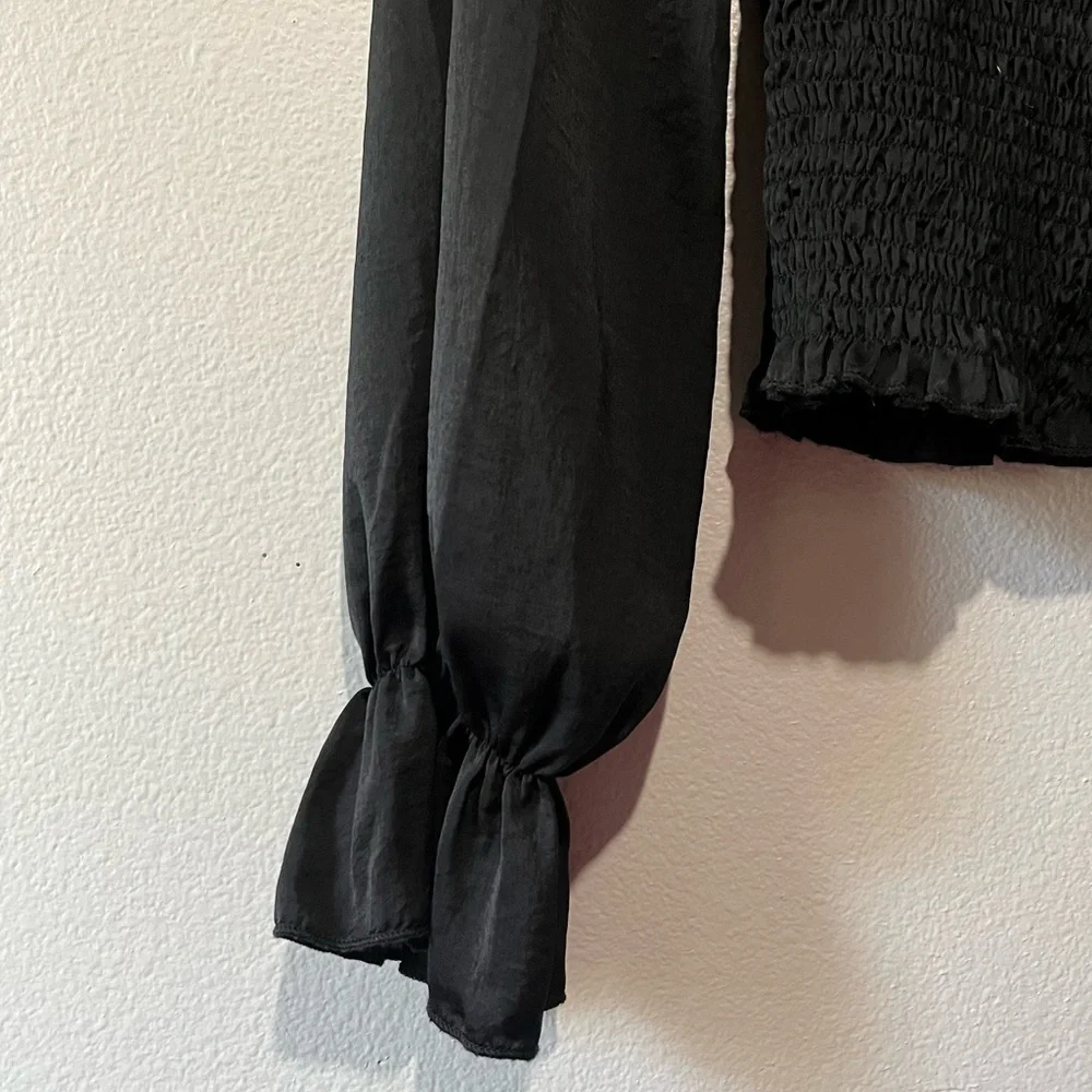 LUCY PARIS- Long Sleeve Flowy Sleeves with Ruched Material Size XS